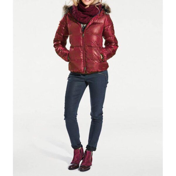 Down jacket with weave fur, cherry red