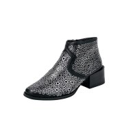 Leather boots with rivets, black