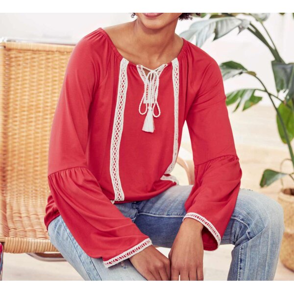 Shirt with crochet, strawberry