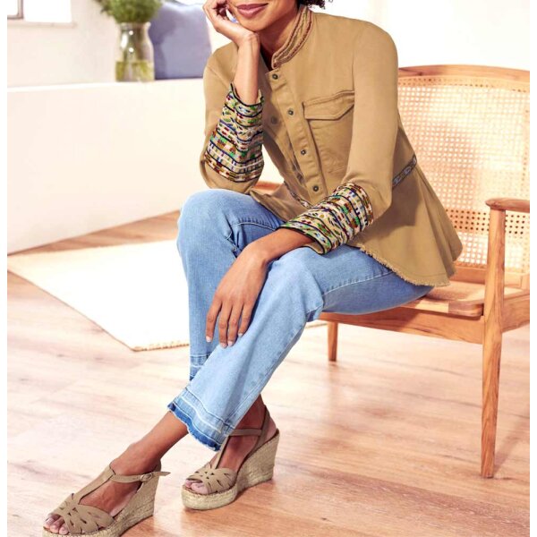 Designer-Schößchenjacke m. Stickerei, camel