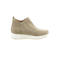 Cowhide suede boots, sand