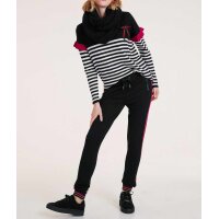 Knit sweater with brooch, black-white