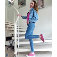 Obcisłe jeansy, niebieskie
