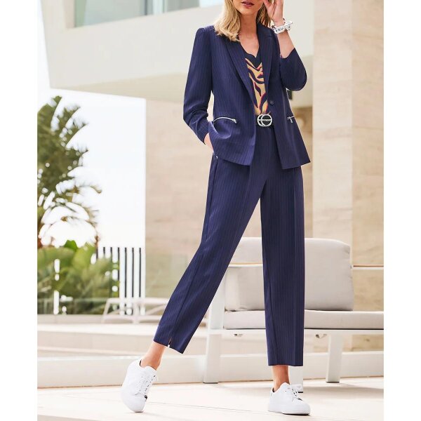 Trouser suit with pinstripes, navy