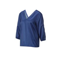 Schlupf-Bluse m.Schlitzen und Spitze, royalblau