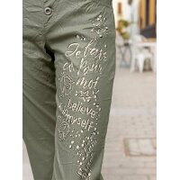 Spodnie z bengaliny z efektem crinkle i napisem, khaki