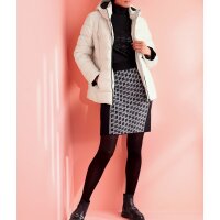 Steppjacke mit Stehkragen und gefütterter Kapuze,...
